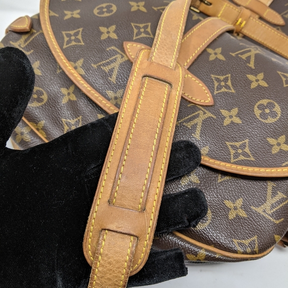 LOUIS VUITTON Monogram Saumur 30 CROSSBODY - Picture 8 of 14
